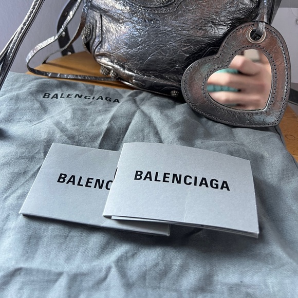 BNWT Balenciaga Agneau Le Cagole XS Bucket Bag Rhinestones Metallic Silver - Picture 2 of 11
